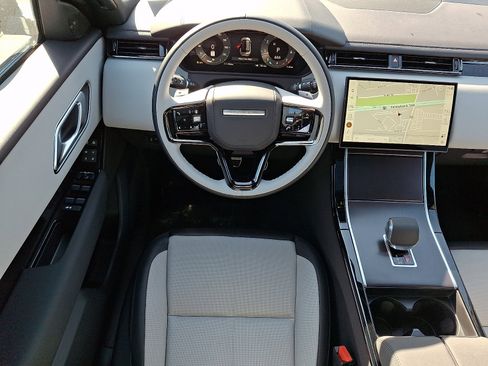 New 2026 Land Rover Range Rover Velar Dynamic SE image 4