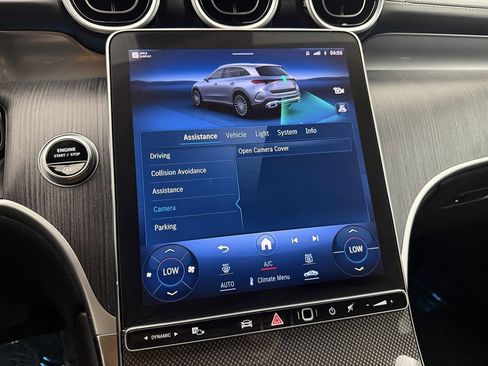 Used 2024 Mercedes-Benz GLC 300 4MATIC SUV image 30