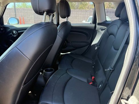 Used 2015 MINI Cooper 4-Door Hardtop FWD image 9