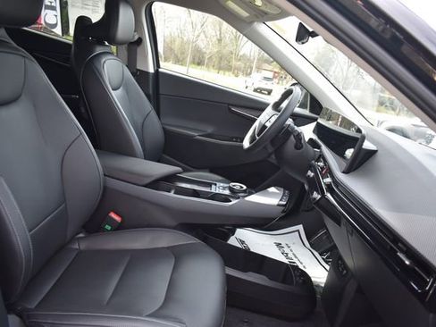 Certified 2025 Kia EV6 Wind image 13