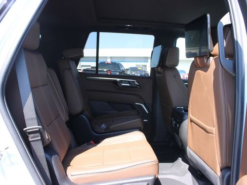 New 2026 Chevrolet Tahoe High Country AWD/4WD image 36