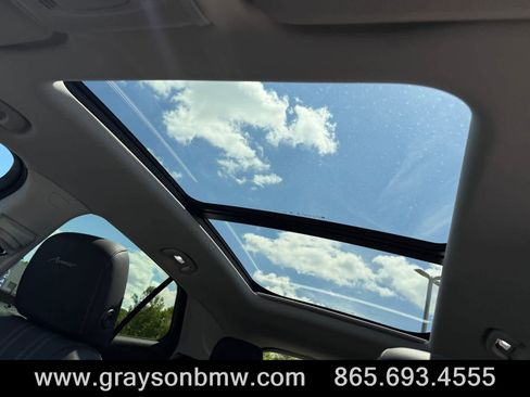 Used 2024 Buick Envision Avenir AWD/4WD image 32