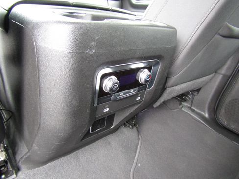 Used 2022 GMC Yukon XL SLE AWD/4WD image 23