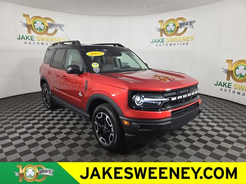 Used 2023 Ford Bronco Sport Outer Banks w/ Tech Package AWD/4WD image 1