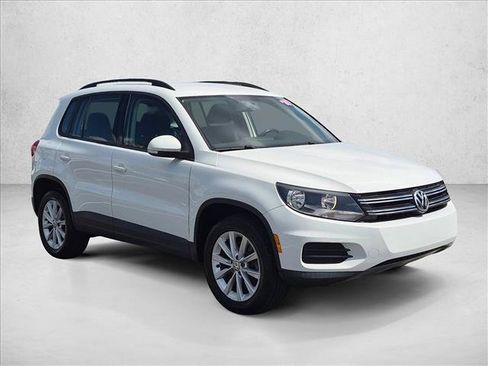 Used 2018 Volkswagen Tiguan Limited w/ Premium Package FWD image 3