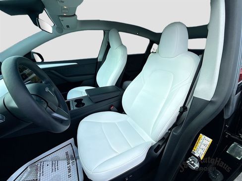 Used 2023 Tesla Model Y Performance image 11