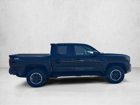 Certified 2025 Toyota Tacoma TRD Off-Road AWD/4WD image 4
