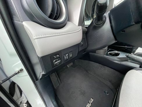 Used 2018 Toyota RAV4 XLE w/ Plus Extra Value Package image 15