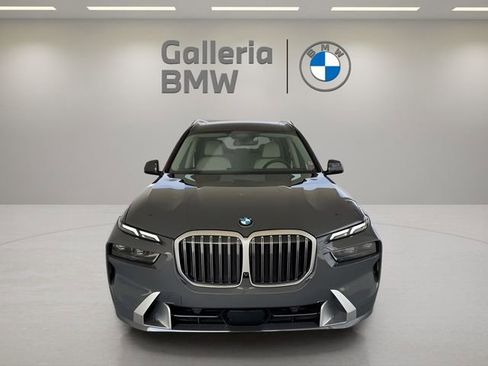 Used 2024 BMW X7 xDrive40i w/ Executive Package image 3