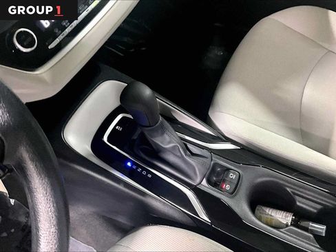 Used 2021 Toyota Corolla LE FWD image 17