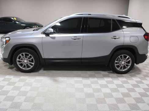 Used 2024 GMC Terrain SLT w/ Tech Package AWD/4WD image 8