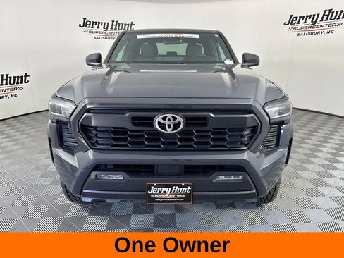 Used 2024 Toyota Tacoma TRD Off-Road image 5