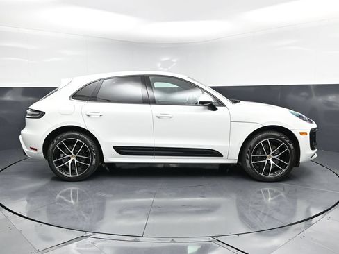 Used 2025 Porsche Macan AWD/4WD image 10