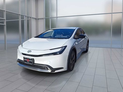 New 2026 Toyota Prius Plug-In Hybrid image 4
