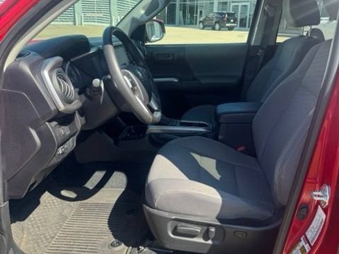 Used 2023 Toyota Tacoma SR5 AWD/4WD image 11