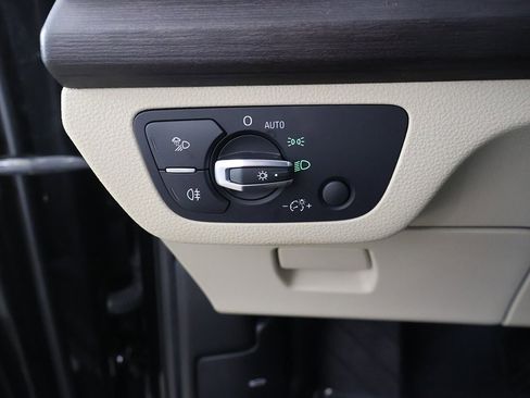 Used 2022 Audi Q5 2.0T Premium w/ Convenience Package image 37