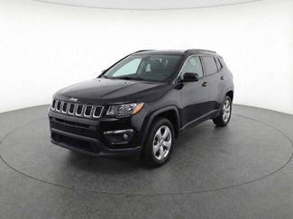 Used 2019 Jeep Compass Latitude video 1