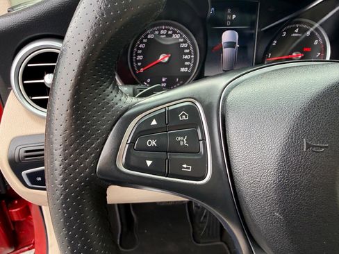 Used 2018 Mercedes-Benz GLC 300 4MATIC image 30