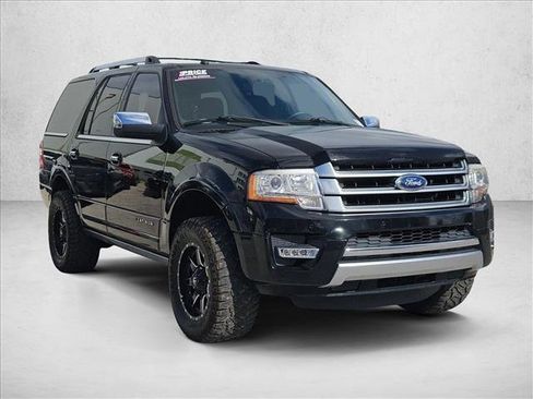 Used 2017 Ford Expedition Platinum image 3