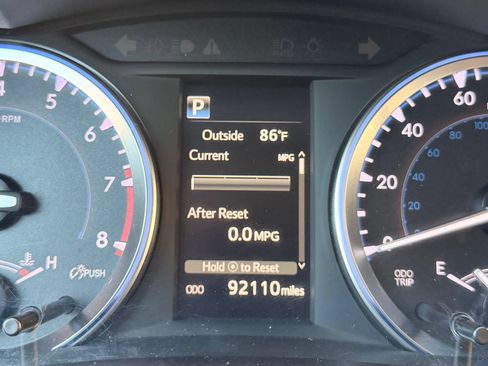 Used 2017 Toyota Highlander XLE AWD/4WD image 38