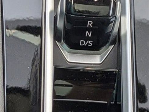 New 2025 Volkswagen Atlas Peak Edition SE image 19