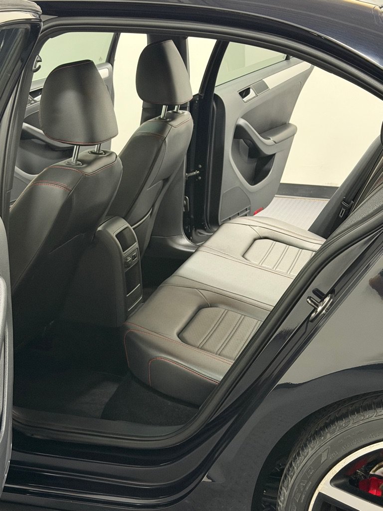 Used 2014 Volkswagen Jetta GLI Autobahn FWD image 9