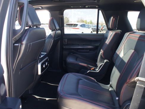 Used 2024 Ford Expedition Limited image 16