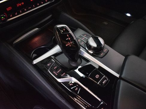 Used 2023 BMW M550i xDrive w/ Executive Package AWD/4WD image 18