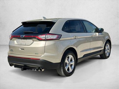 Used 2018 Ford Edge SE image 5