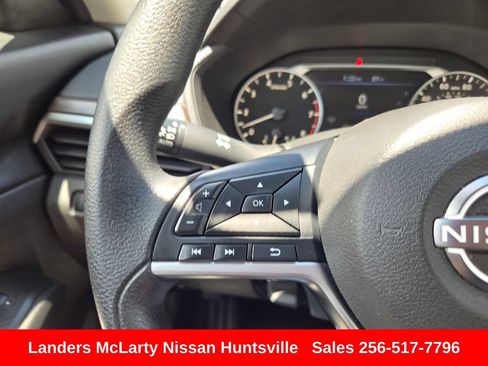 Used 2024 Nissan Altima 2.5 SV FWD image 23