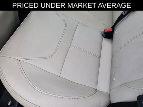 Used 2018 Ford Focus Titanium image 9