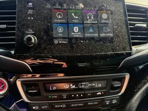 Used 2022 Honda Pilot Touring image 10