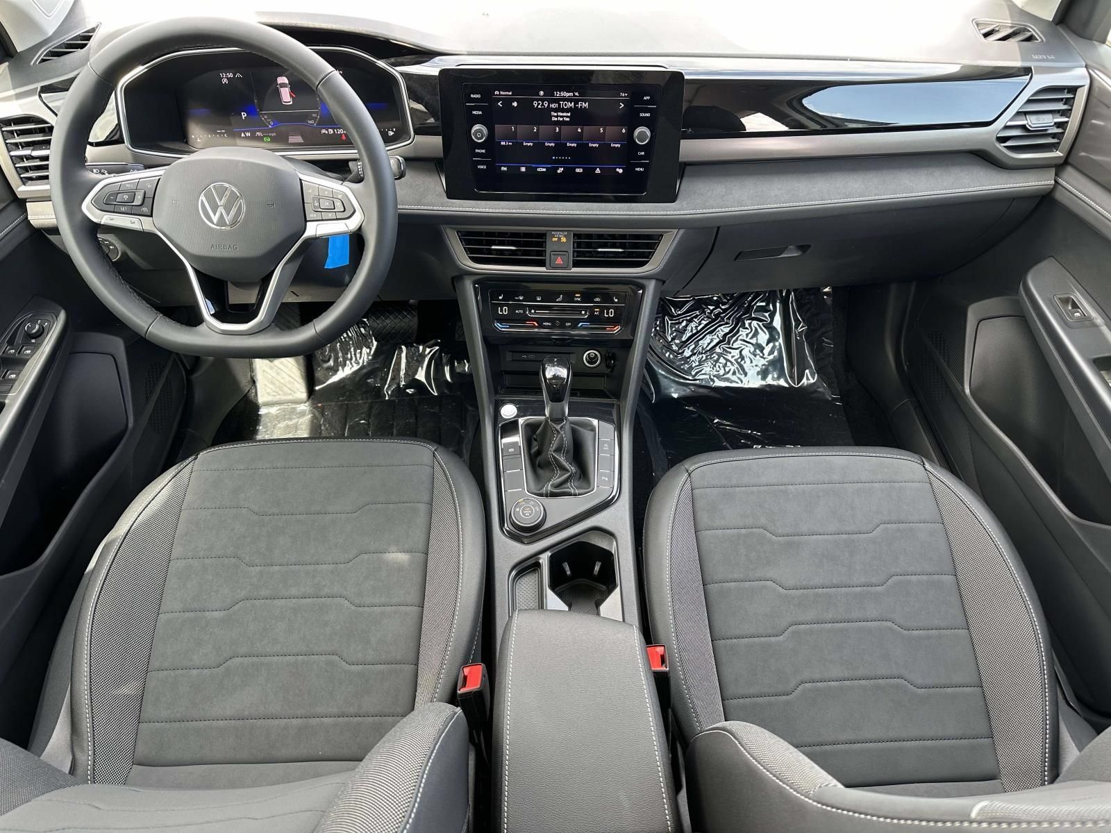 New 2026 Volkswagen Taos SE AWD/4WD image 11