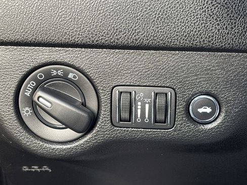 Used 2019 Dodge Charger SXT image 24