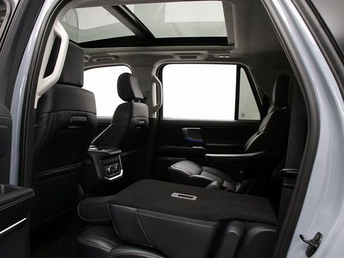 New 2025 Ford Expedition Max Platinum w/ Driver's Package image 13