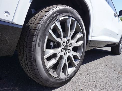 New 2026 GMC Acadia Denali Ultimate FWD image 6