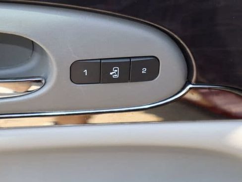 Used 2017 Buick Enclave Premium w/ Experience Buick Package FWD image 22