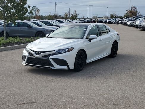 Used 2023 Toyota Camry XSE image 8