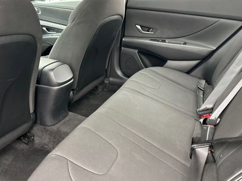 Used 2023 Hyundai Elantra SEL image 12