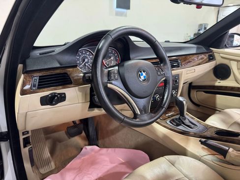 Used 2008 BMW 328i Convertible image 18