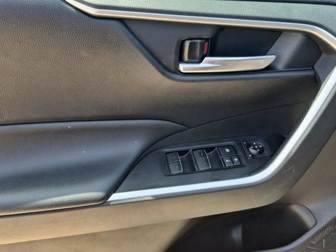 Certified 2025 Toyota RAV4 XLE AWD/4WD image 11