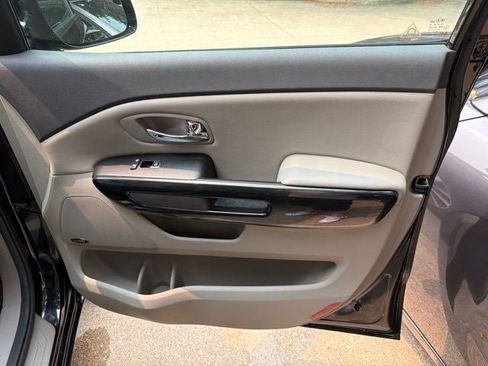 Used 2017 Kia Sedona SX FWD image 32
