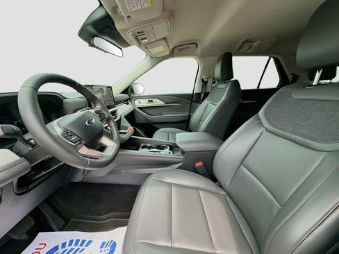 Used 2026 Ford Explorer Active w/ Active Comfort Package AWD/4WD image 23