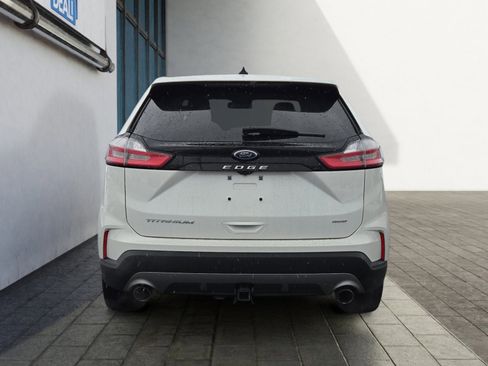 Certified 2022 Ford Edge Titanium w/ Class II Trailer Tow Package image 4