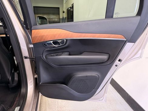 Used 2023 Volvo XC90 B6 Plus AWD/4WD image 25