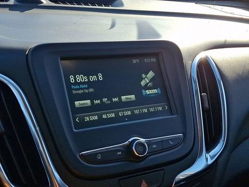 Used 2018 Chevrolet Equinox LT image 16