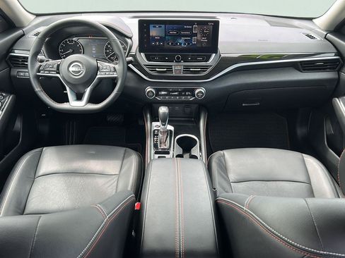 Used 2025 Nissan Altima 2.5 SR w/ SR Premium Package AWD/4WD image 22