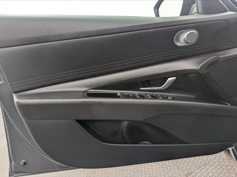 Used 2024 Hyundai Elantra SEL image 13