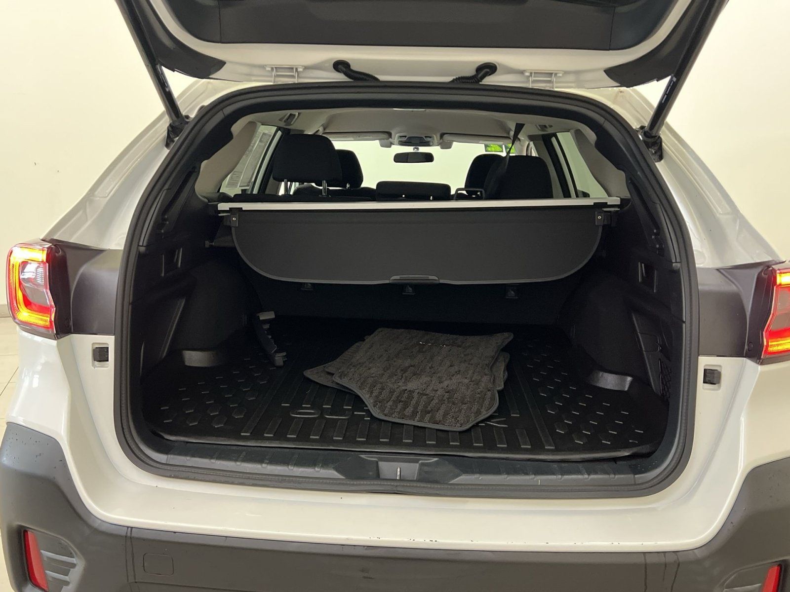 Used 2022 Subaru Outback Premium AWD/4WD image 24