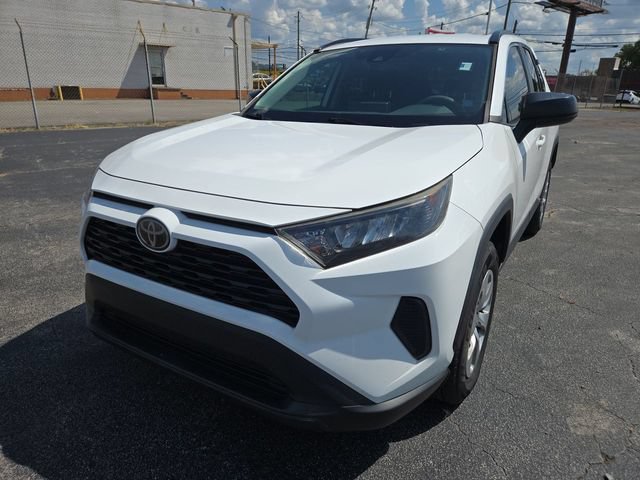 Used 2019 Toyota RAV4 LE FWD image 1